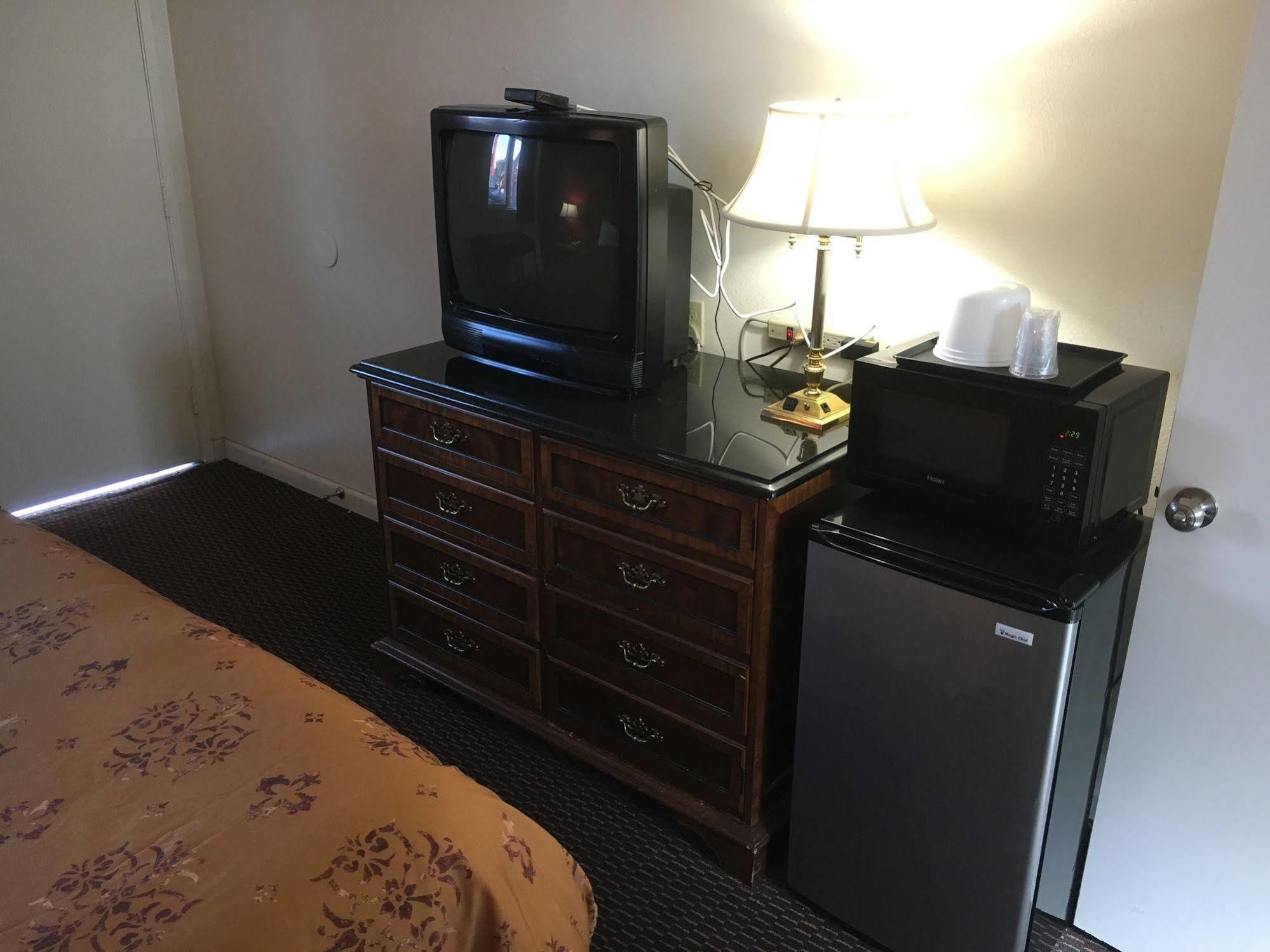 American Inn - Grover Beach - Pismo Beach Motel 2*