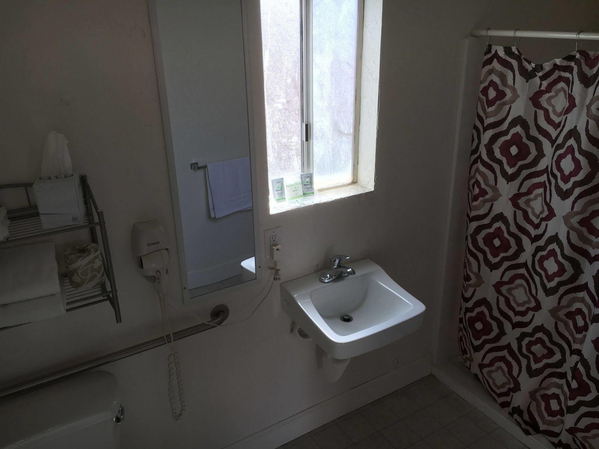 Motel American Inn - Grover Beach - Pismo Beach 2*